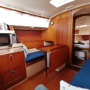 Cozy Sailboat In Barcelona!! No Showers Sant Adria de Besos